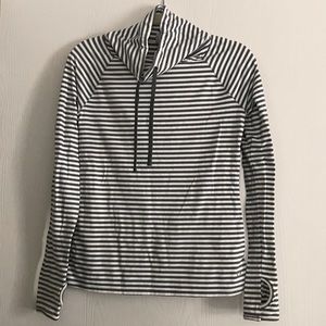 Gapfit athleisure shirt